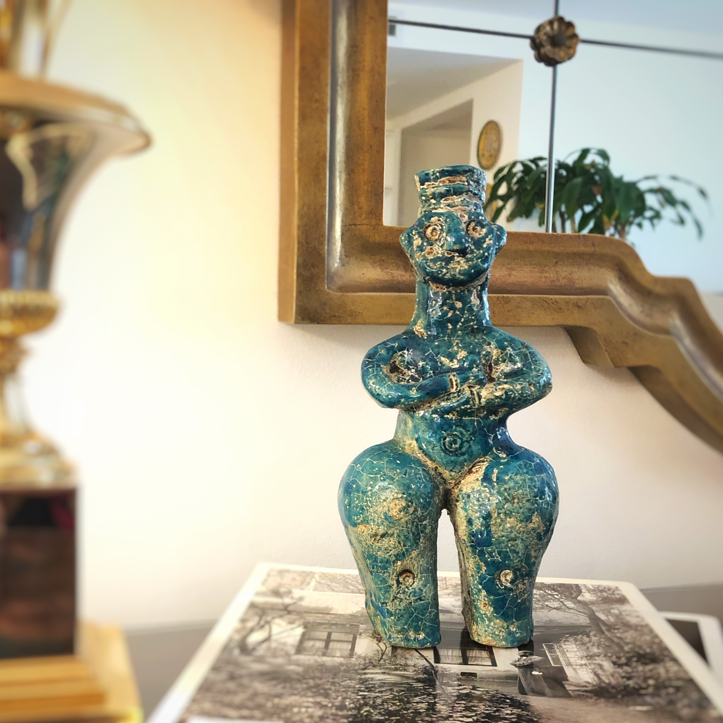 مجسمه زن (املش)